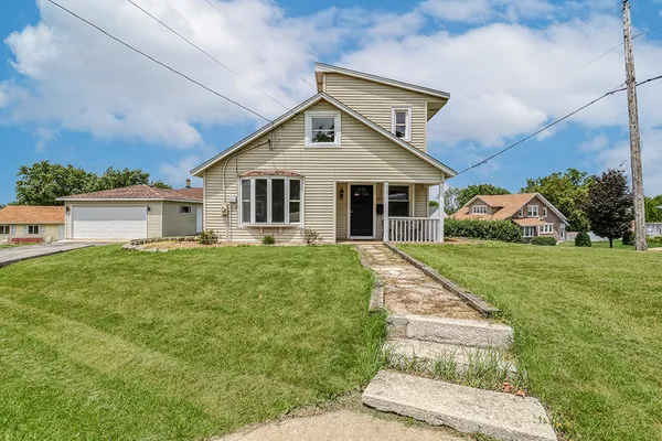 $310,000 | 521 McCarthy Road, Lemont, IL 60439