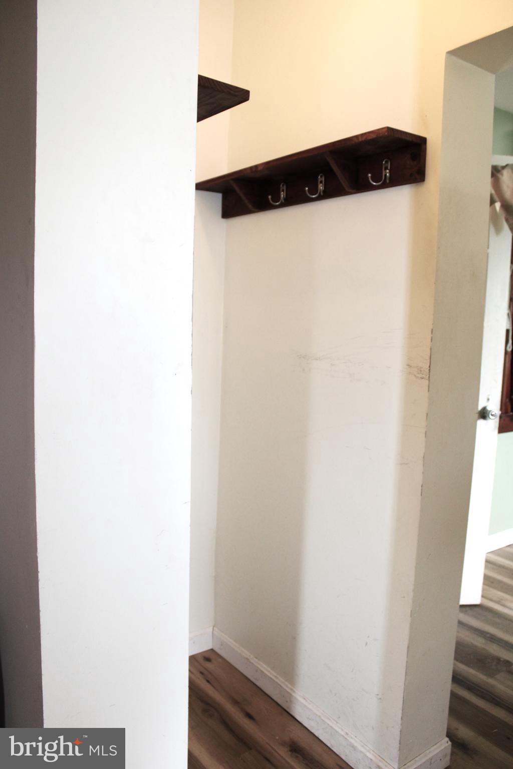 550 Winifred Road Cumberland, MD 21502 - Photo 36 of 81 Coat & Nook Area Between Dining & Kitchen Rms Vw1