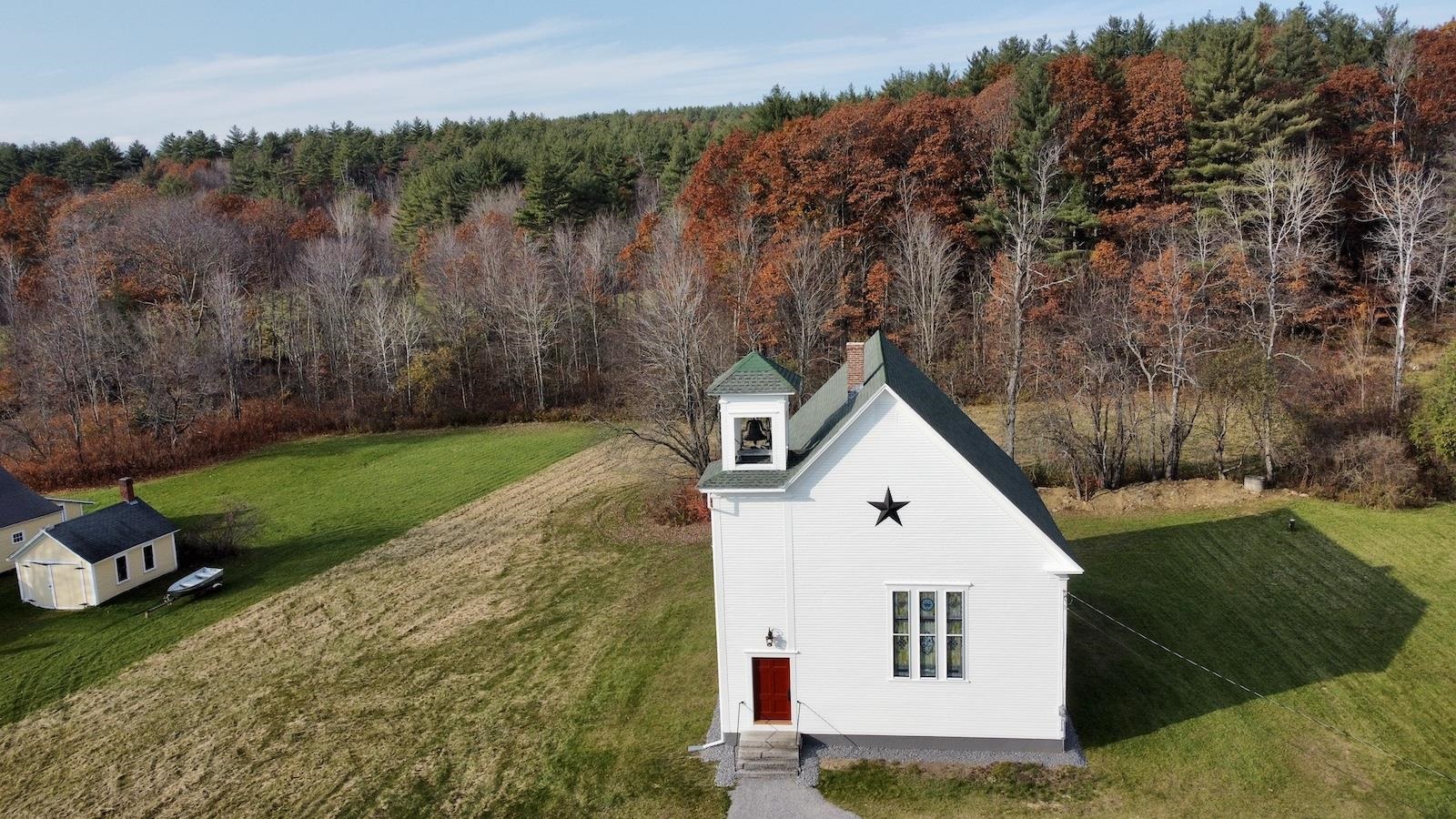 67 Lime Kiln Road Haverhill, NH 03780 - Photo 4 of 35