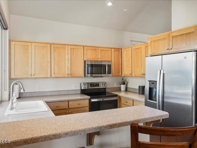1395 Highland View Loop Redmond, OR 97756 - Photo 14 of 68