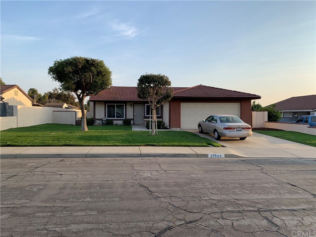 21945 Spring Crest Road Moreno Valley, CA 92557 - Photo 1 of 1 Front yard view