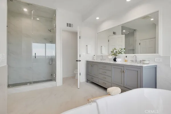 $12,000 | 5952 Woodland View Drive, Woodland Hills, CA 91367
