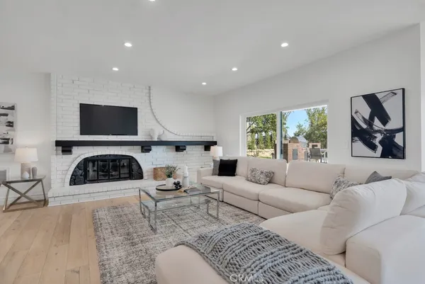 $12,000 | 5952 Woodland View Drive, Woodland Hills, CA 91367