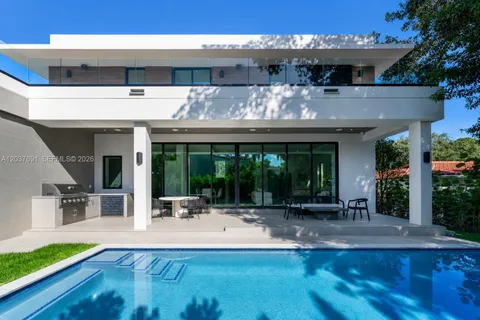 $7,295,000 | 4430 Nautilus Drive, Miami Beach, FL 33140