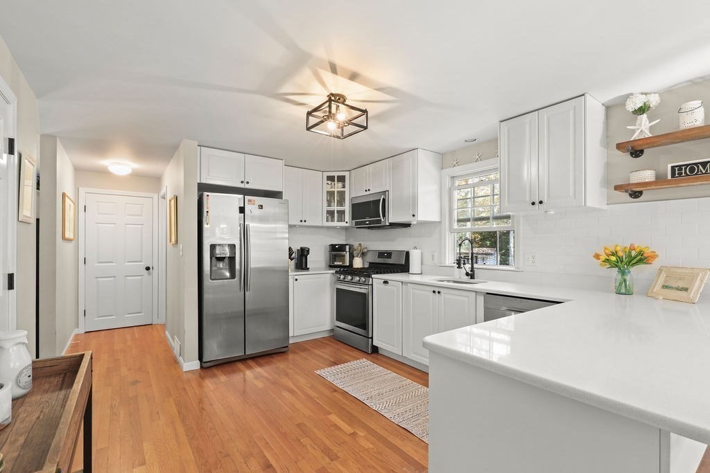 825 Cotuit Road Mashpee, MA 02649 - Photo 4 of 39 Gallery Image 4