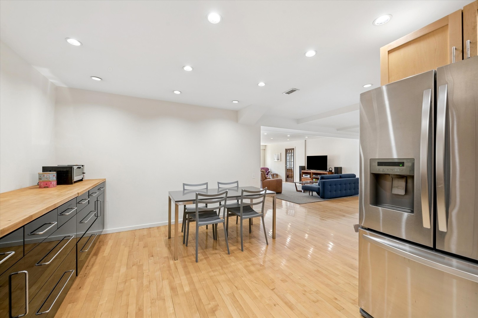 40 East 9th Street, Unit 1616 Chicago, IL 60605 - Photo 12 of 33