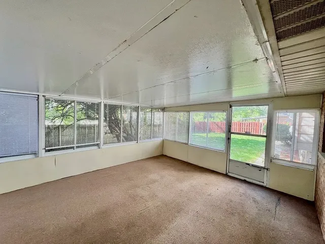 $220,000 | 16046 Prairie Avenue, South Holland, IL 60473