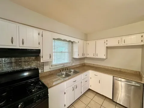 $220,000 | 16046 Prairie Avenue, South Holland, IL 60473