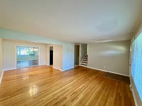 $220,000 | 16046 Prairie Avenue, South Holland, IL 60473