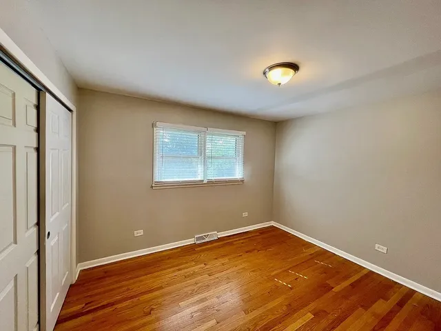 $220,000 | 16046 Prairie Avenue, South Holland, IL 60473