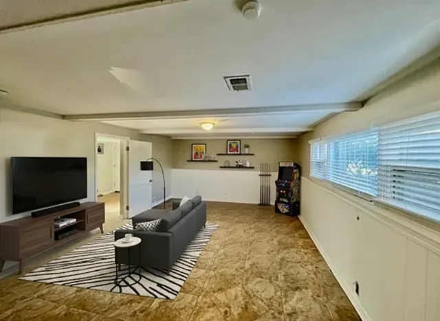 $220,000 | 16046 Prairie Avenue, South Holland, IL 60473