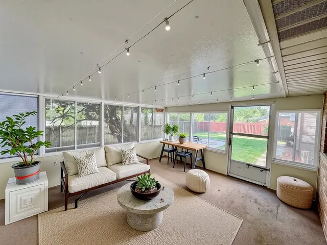 $220,000 | 16046 Prairie Avenue, South Holland, IL 60473