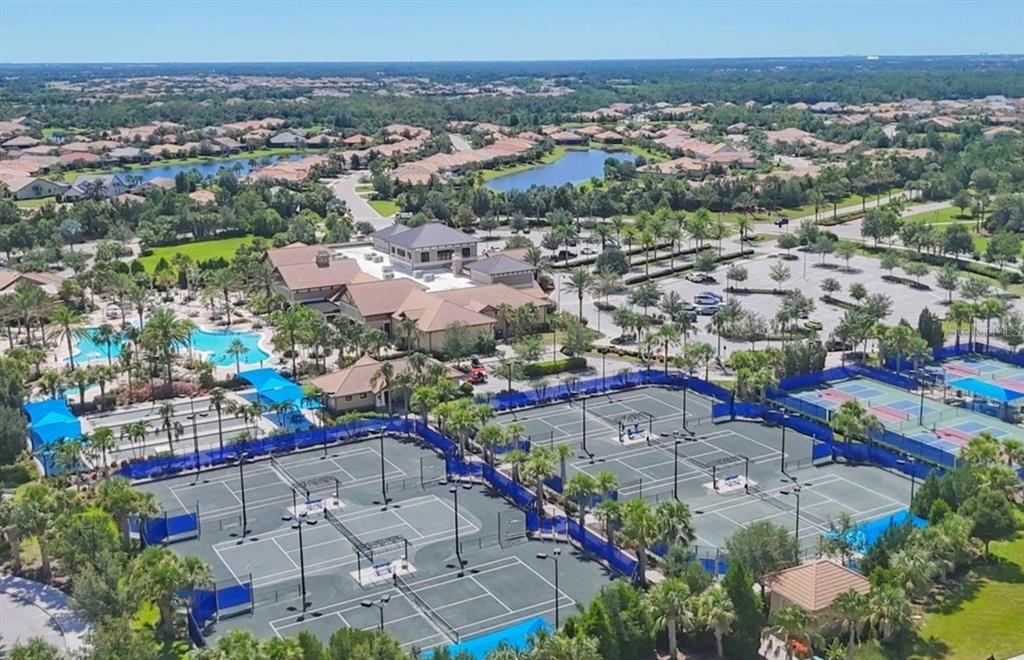 6713 Chester Trail Lakewood Ranch, FL 34202 - Photo 44 of 45 an aerial view of multiple house