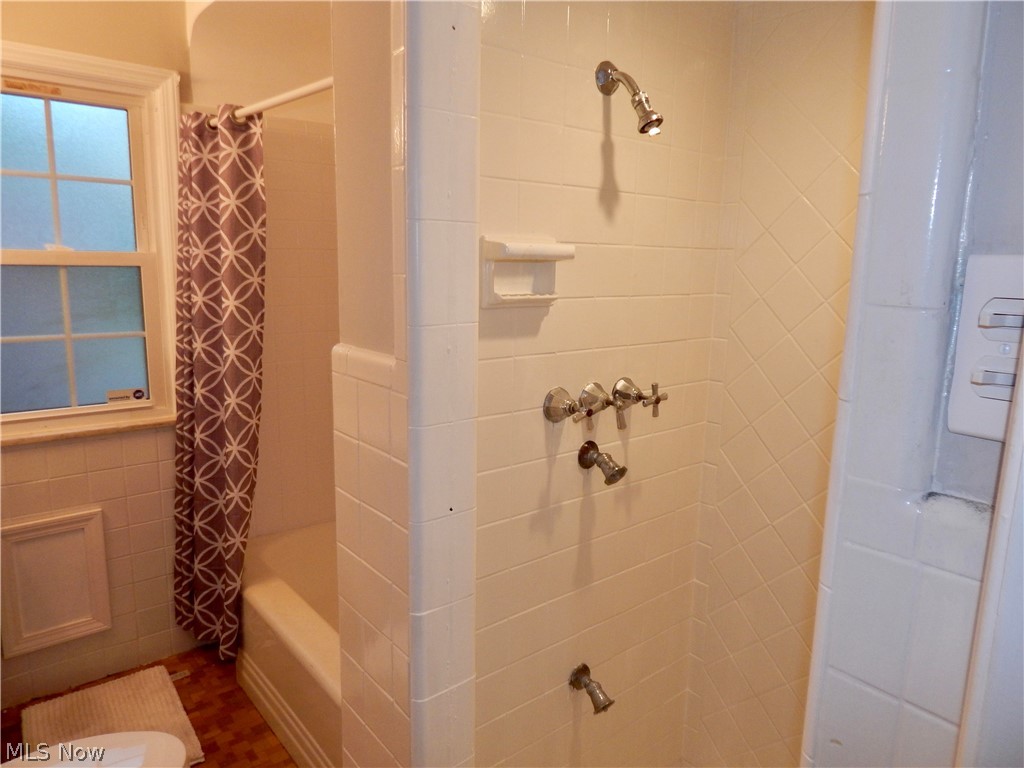 3527 Cummings Road Cleveland, OH 44118 - Photo 11 of 25