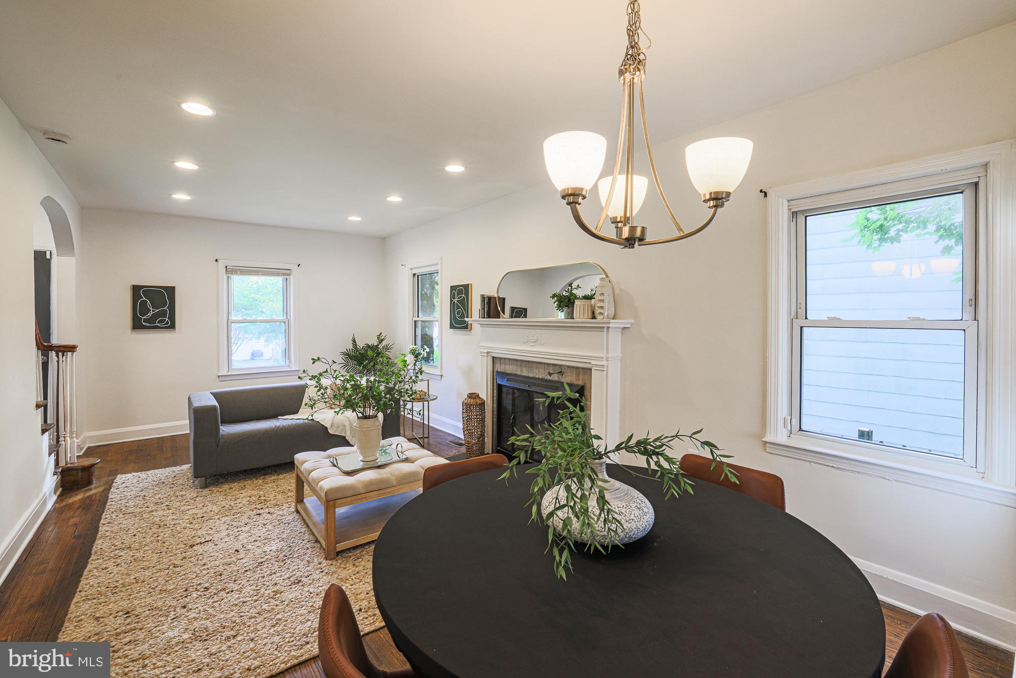 410 Kingston Road Baltimore, MD 21229 - Photo 8 of 56 Dining area