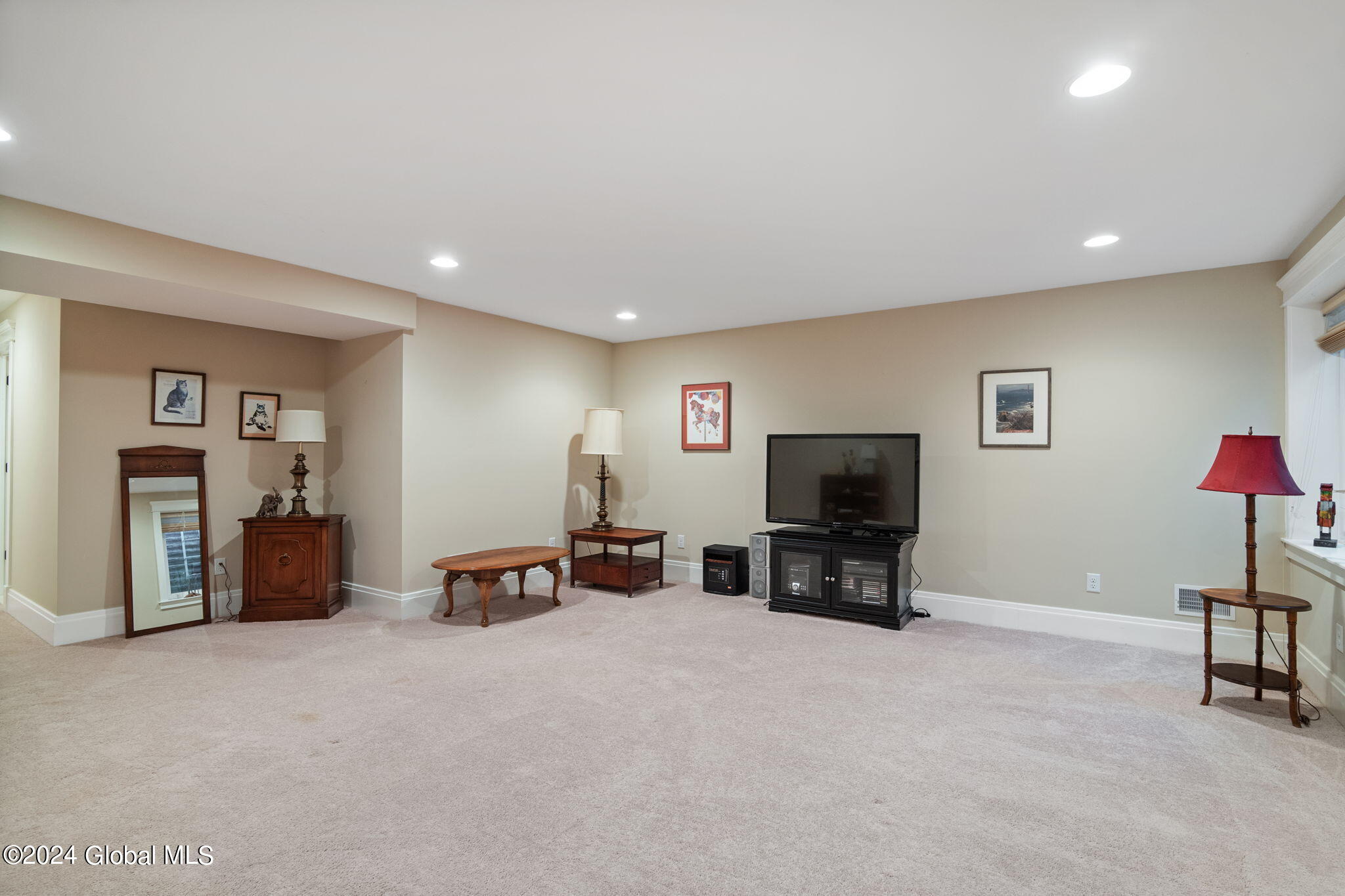 9 Abbey Road Bethlehem, NY 12054 - Photo 36 of 54 36-web-or-mls-9AbbeyRd_36