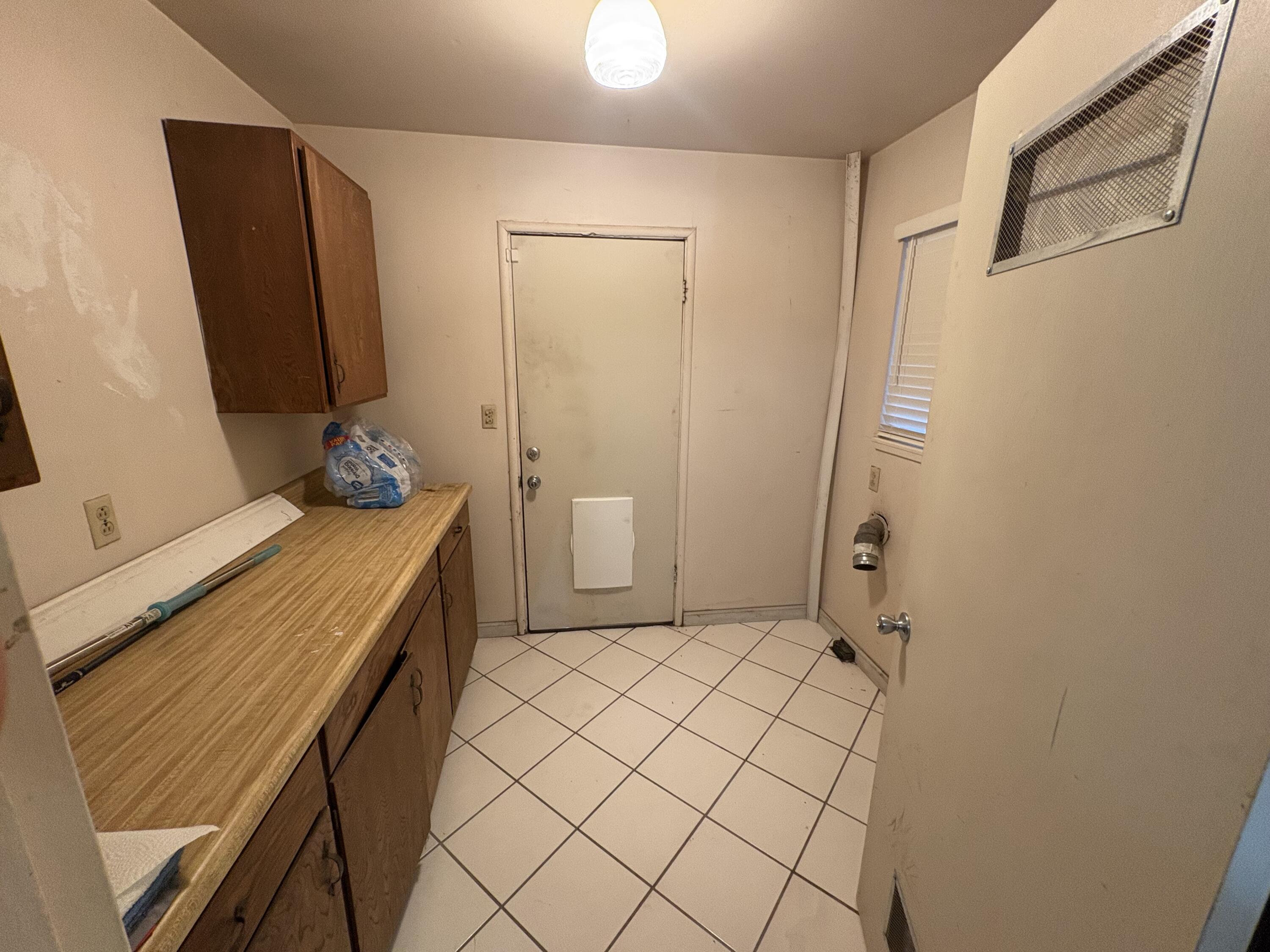 1109 West Riggin Avenue Visalia, CA 93291 - Photo 12 of 15 Laundry Room