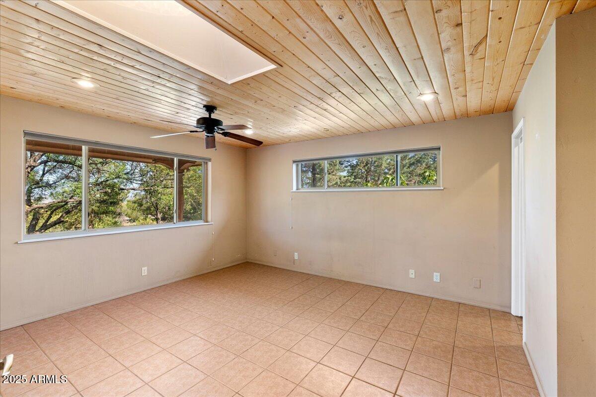 950 Roberts Road Clarkdale, AZ 86324 - Photo 13 of 39 13-Guest Suite