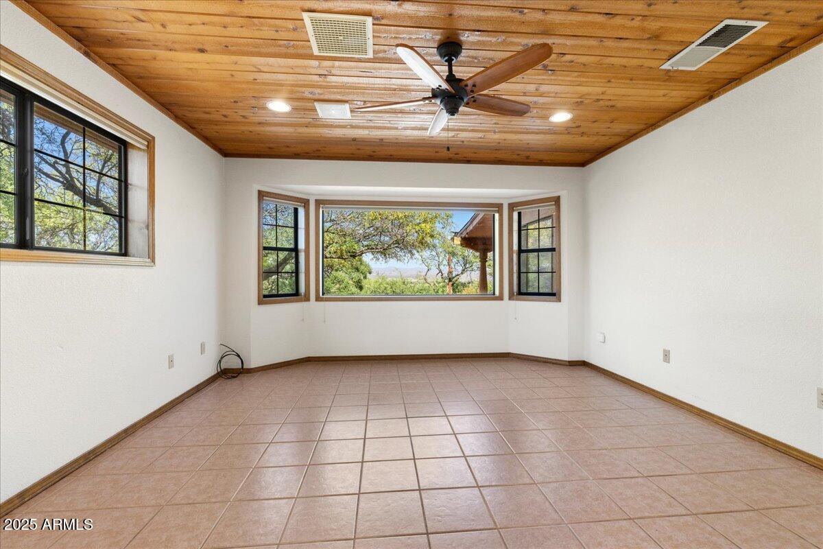 950 Roberts Road Clarkdale, AZ 86324 - Photo 10 of 39 10-Primary Suite