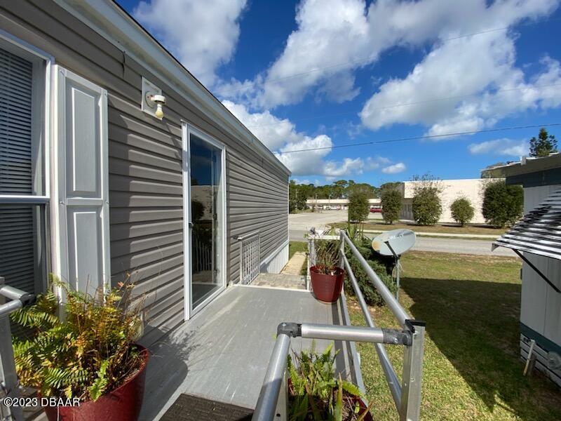 2201 South Ridgewood Avenue, Unit 6 Edgewater, FL 32141 - Photo 8 of 39 IMG_1852