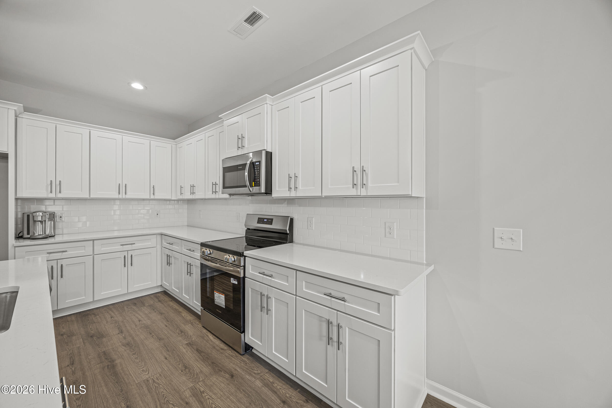 308 Riva Ridge Burgaw, NC 28425 - Photo 7 of 30 06