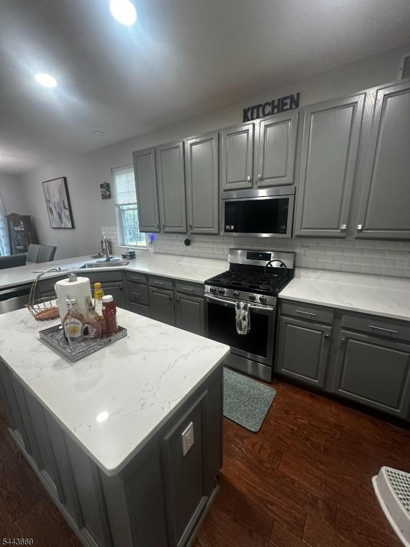 10 Stevens Lane Bridgewater, NJ 08836 - Photo 3 of 6