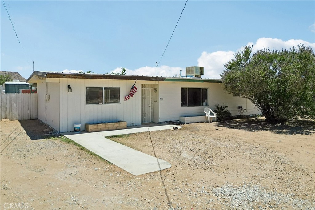13207 Nicola Road Apple Valley, CA 92308 - Photo 1 of 33