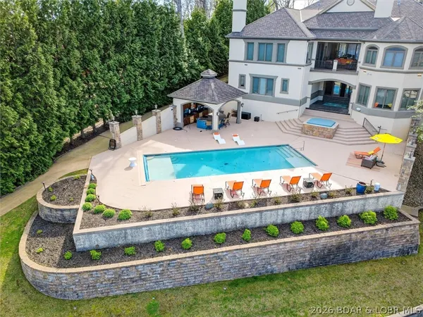 $3,900,000 | 32 Scena Court, Sunrise Beach, MO 65079
