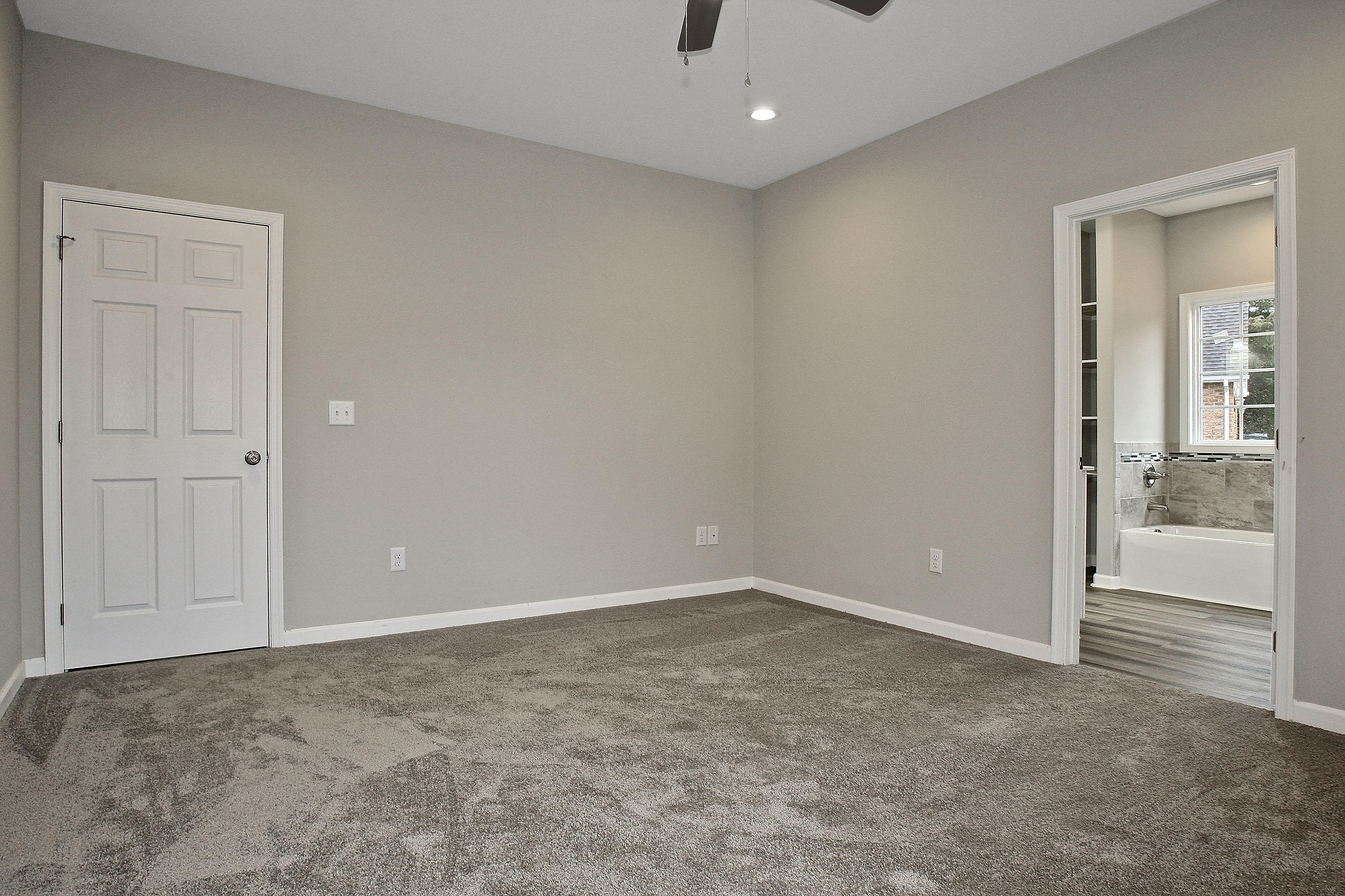 1587 Link Road Bedford, VA 24523 - Photo 16 of 50 Master Bedroom