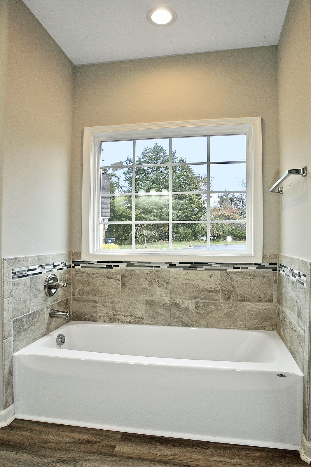 1587 Link Road Bedford, VA 24523 - Photo 23 of 50 Soaking Tub