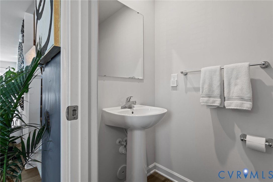5466 Niles Road Richmond, VA 23234 - Photo 11 of 40 Half Bath