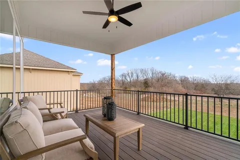 $685,850 | 8972 Shady Bend Road, Lenexa, KS 66227