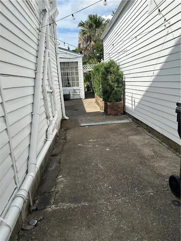 $1,300 | 5419 Magazine Street, Unit A, New Orleans, LA 70115