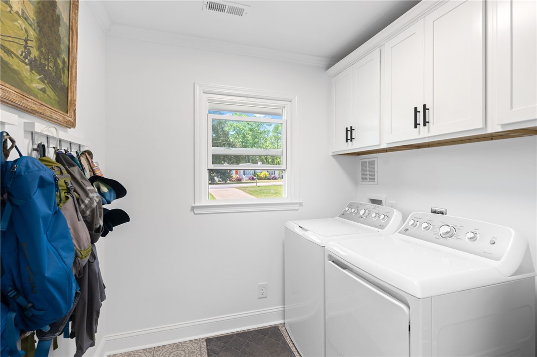 209 Manley Drive Clemson, SC 29631 - Photo 20 of 44 This bright utility room offers convenience and charm for everyday tasks.