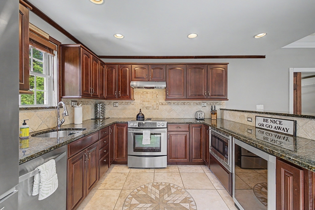 195 Westhampton Road Northampton, MA 01062 - Photo 11 of 34