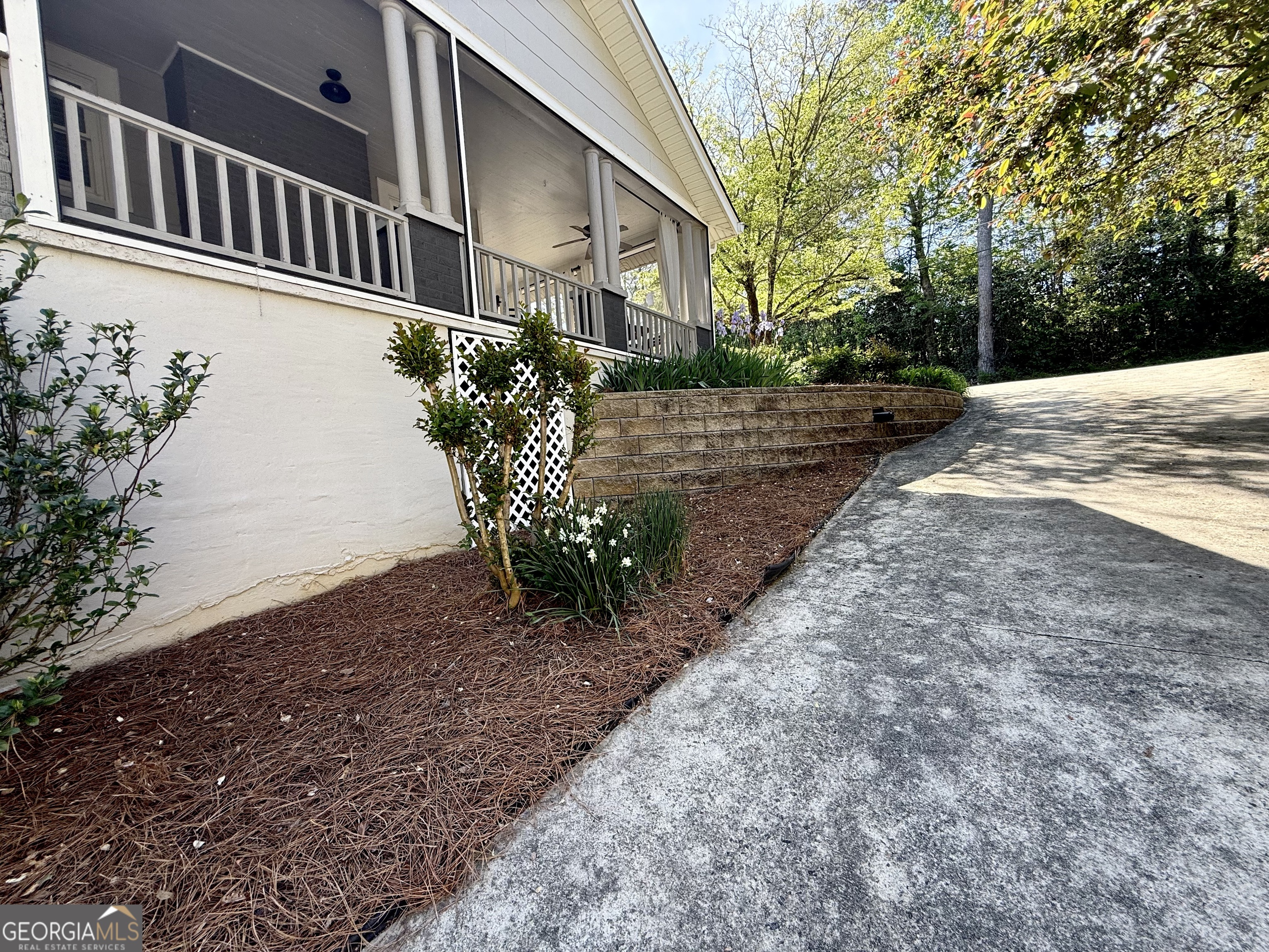 141 York Street Clarkesville, GA 30523 - Photo 4 of 72