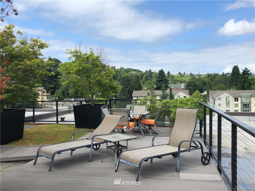 18 Dravus Street, Unit 202 Seattle, WA 98109 - Photo 16 of 17