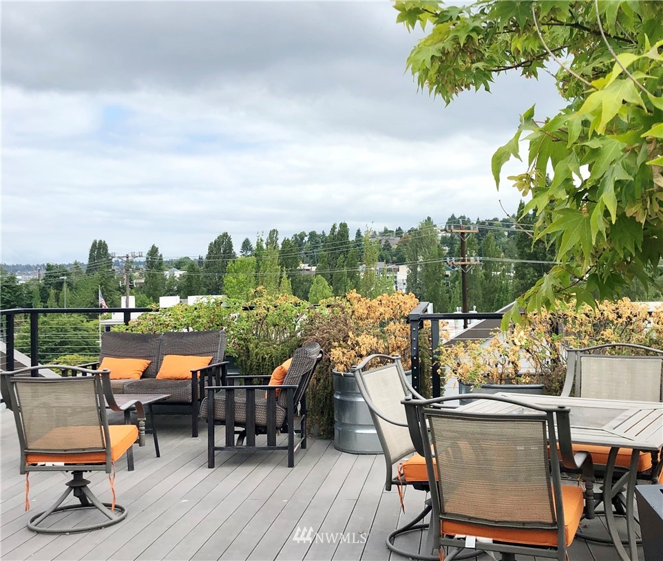 18 Dravus Street, Unit 202 Seattle, WA 98109 - Photo 17 of 17
