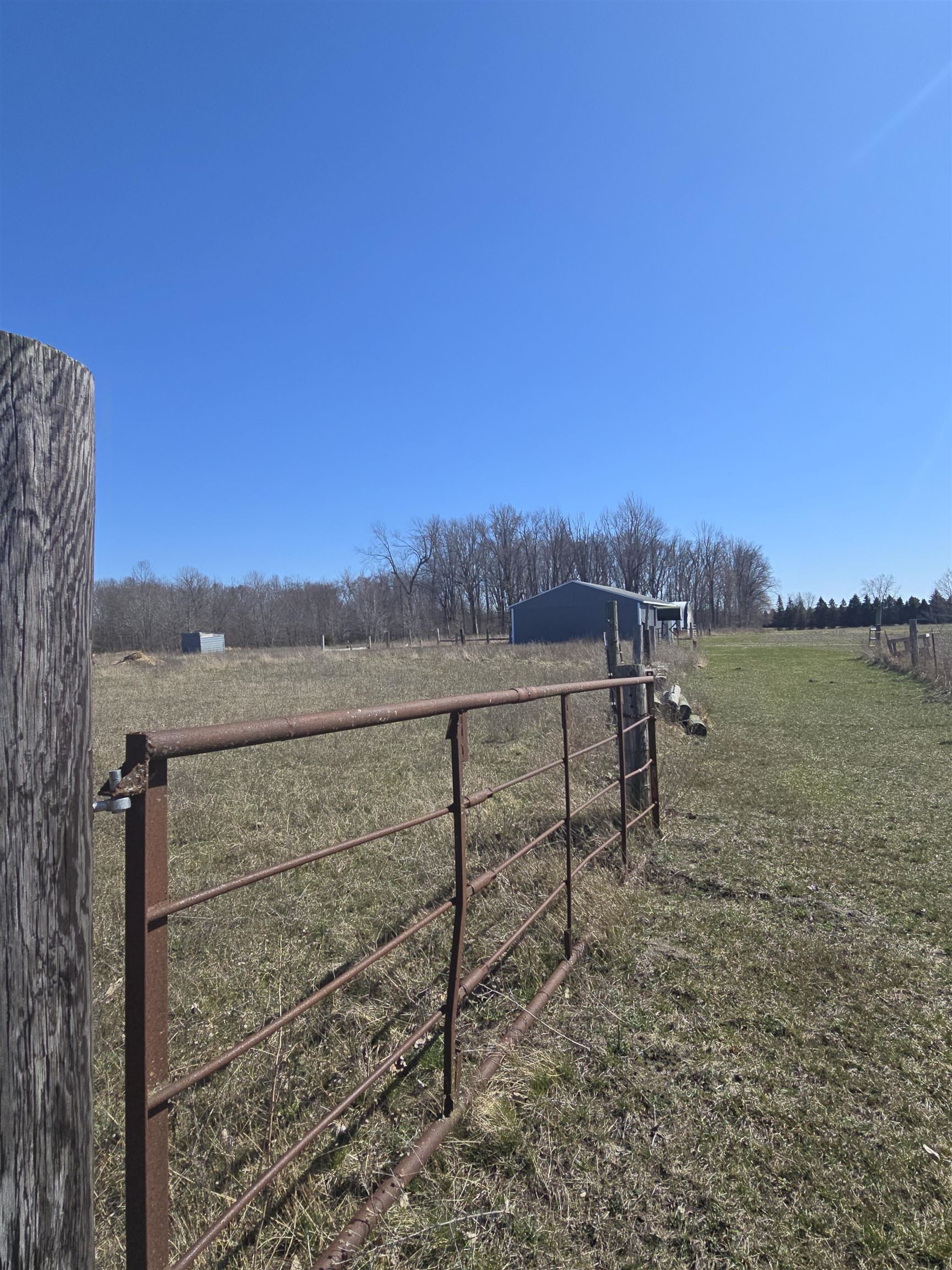 1215 West County Line Road Sumner, MI 48889 - Photo 25 of 37