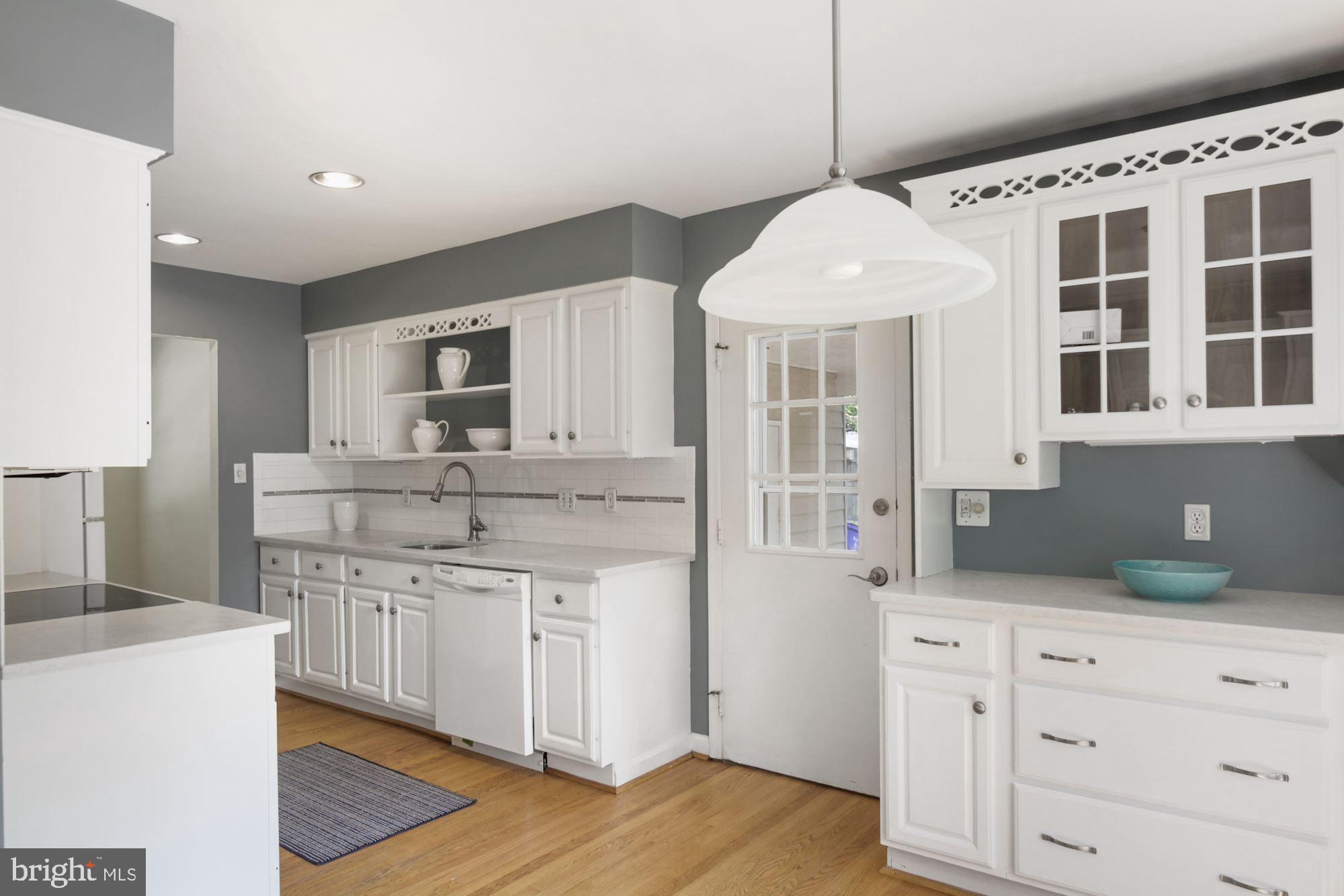 5082 Durham Road West Columbia, MD 21044 - Photo 11 of 58 Kitchen opens to carport