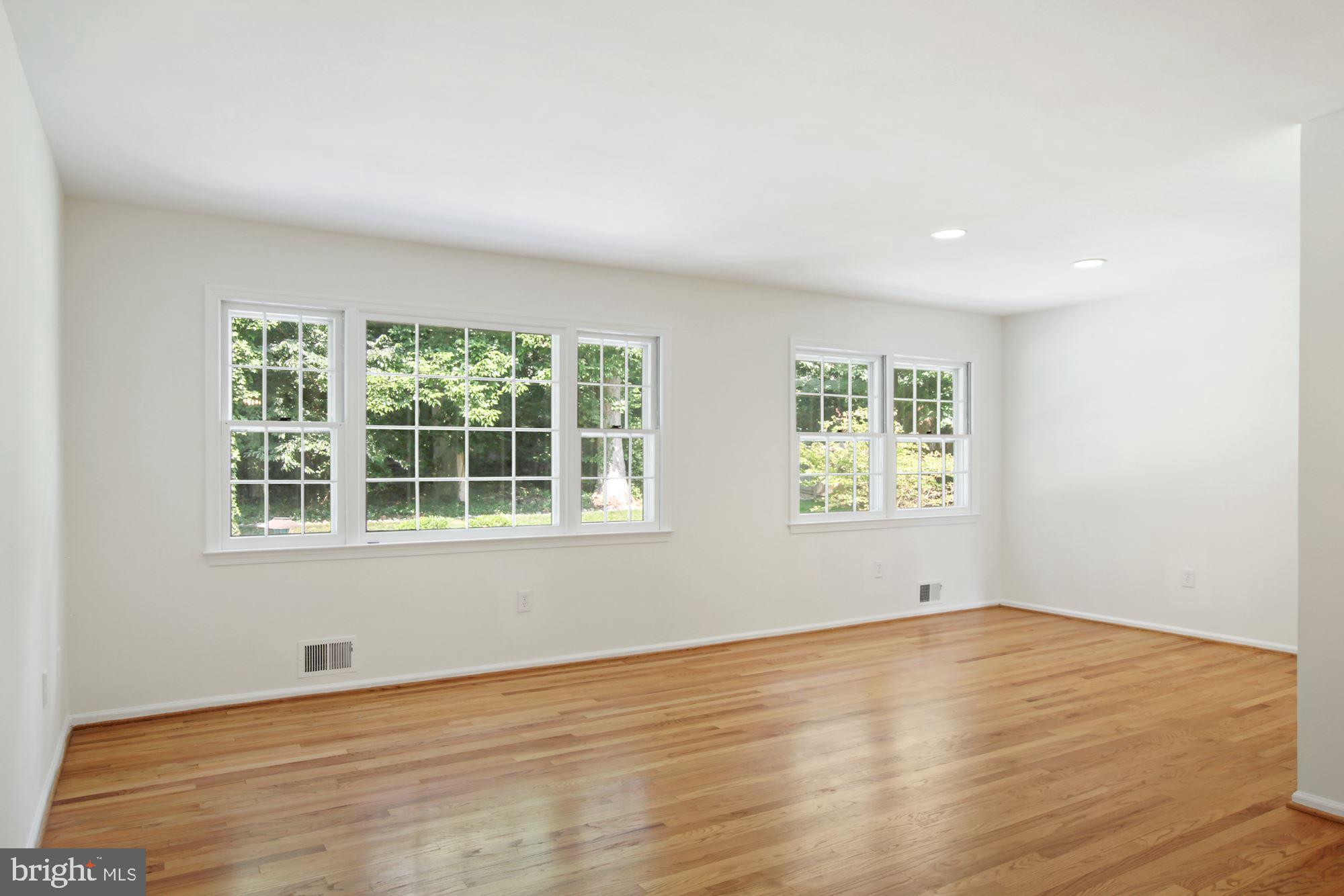 5082 Durham Road West Columbia, MD 21044 - Photo 20 of 58 Dining/living area