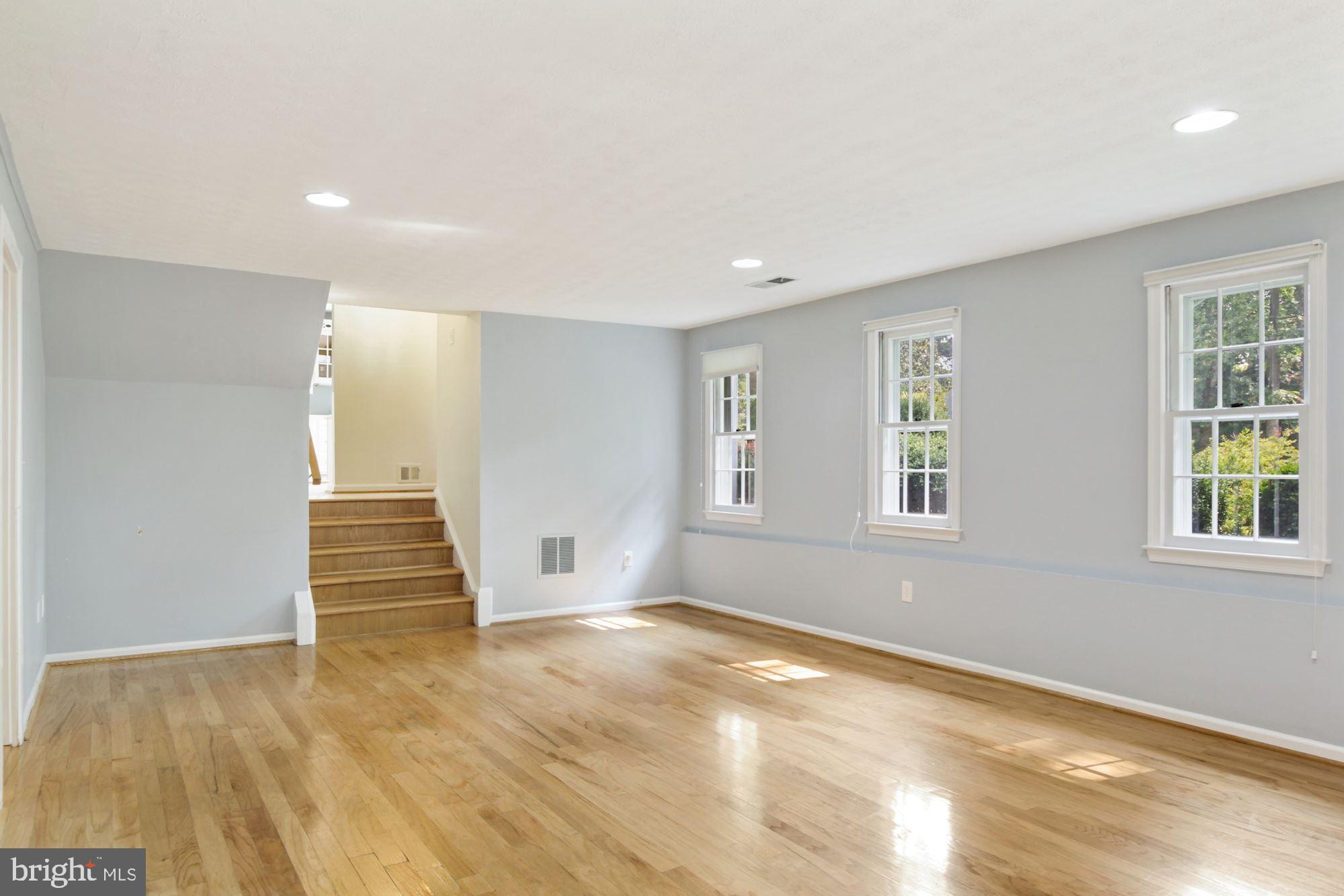 5082 Durham Road West Columbia, MD 21044 - Photo 24 of 58 Family room