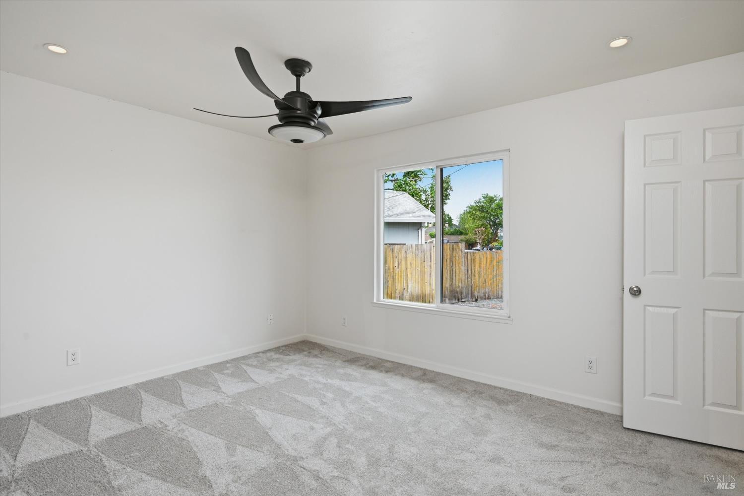 7930 Becky Court Rohnert Park, CA 94928 - Photo 20 of 33 an empty room with windows