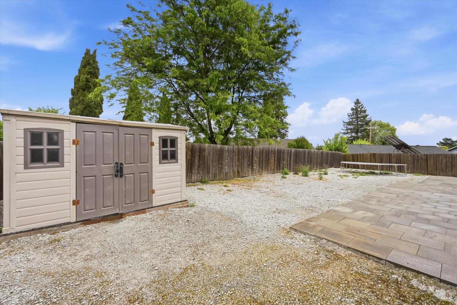 7930 Becky Court Rohnert Park, CA 94928 - Photo 28 of 33 a backyard of a house