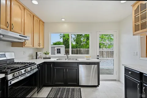 $710,000 | 7930 Becky Court, Rohnert Park, CA 94928