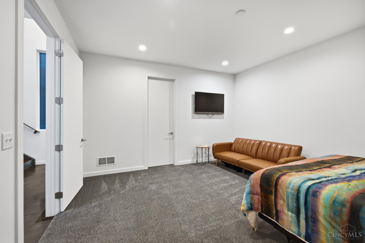 404 Baum Street Cincinnati, OH 45202 - Photo 21 of 37