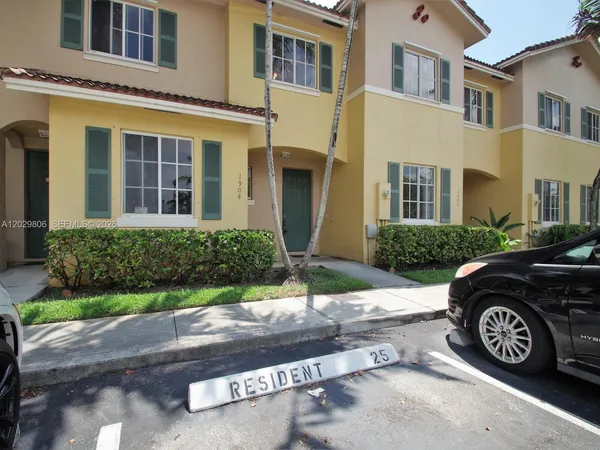 $2,900 | 1904 Southwest 60th Avenue, North Lauderdale, FL 33068