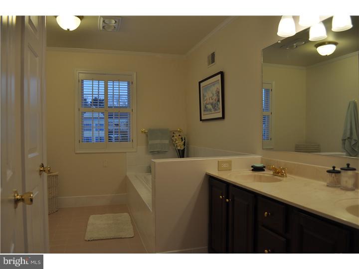 27 Applewood Road Malvern, PA 19355 - Photo 17 of 20 Bathroom