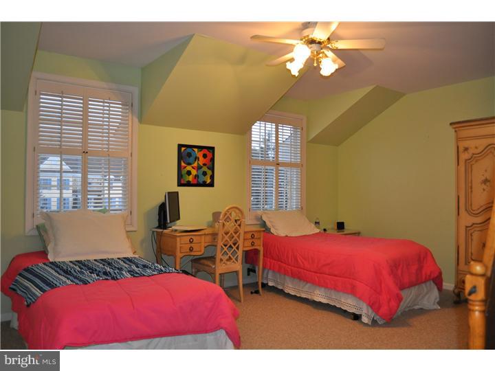 27 Applewood Road Malvern, PA 19355 - Photo 18 of 20 Bedroom