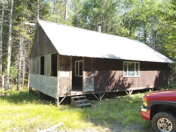 $40,000 | 279 East Branch Road, Howland, ME 04448